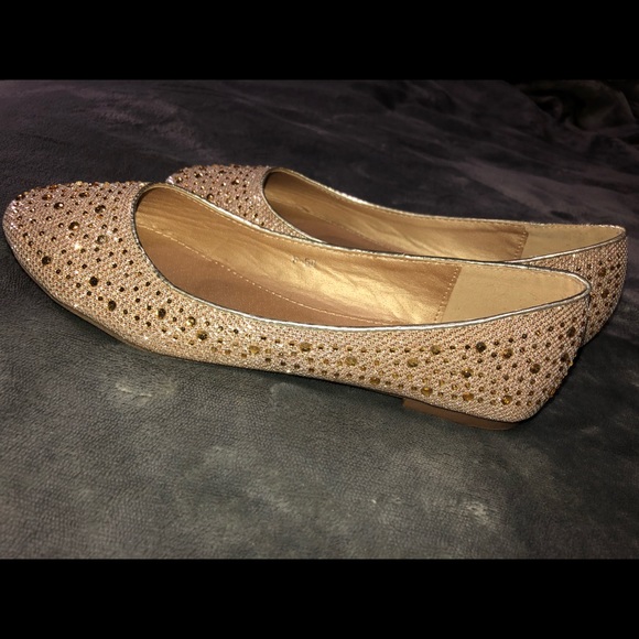 Shoes (flats) - Picture 2 of 3